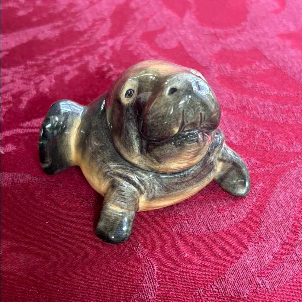 Ceramic Manatee Figurine. Kevin Francis Facepot!